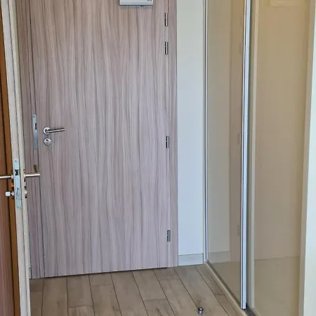 Czarna Gora Is 7 * 시에나